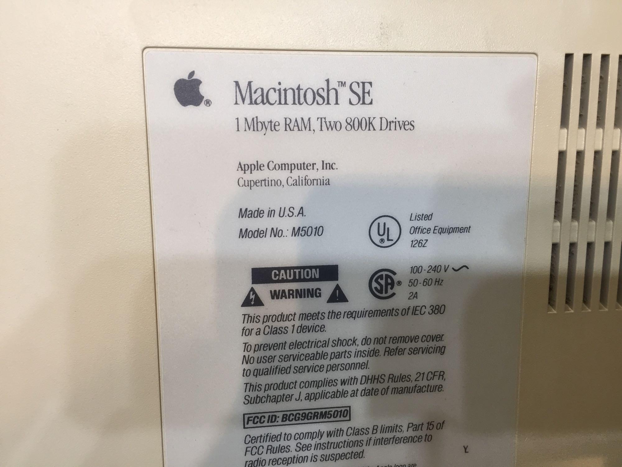 Vintage Apple Electronics / Macintosh SE / Power Macintosh / Apple IIc IIe II Plus / Macintosh II