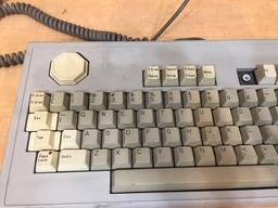 Tektronix 119-1592-02 Terminal Keyboard