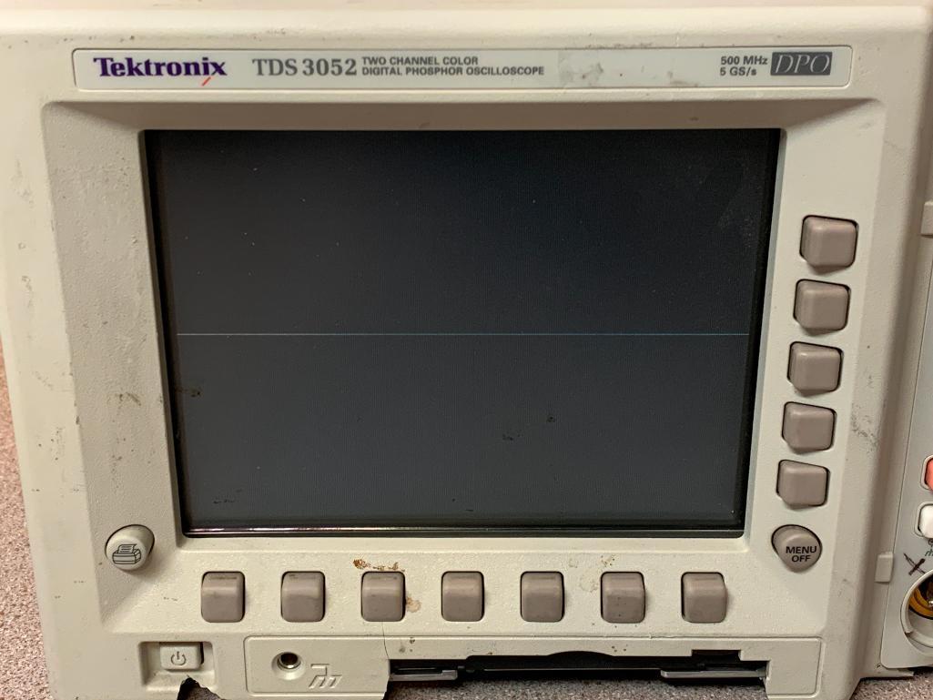 Tektronix TDS3052 2 Channel Color Digital Oscilloscope 500MHz 5GS/s