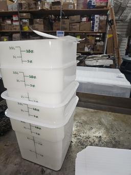 New cambro 3.5qt containers