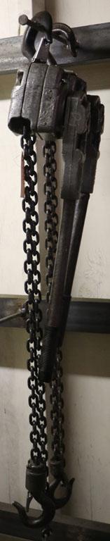 Lot of (2) 3/4-ton Yale chain come-alongs with 5' chains
