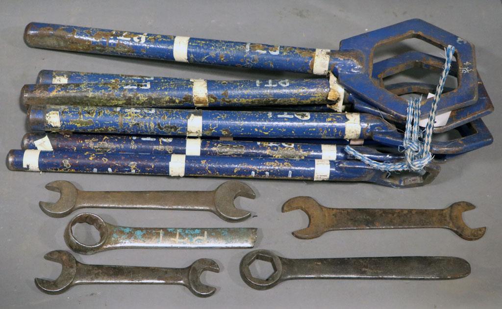 Lot of large steel wrenches, custom-made + other for tensioning purposes