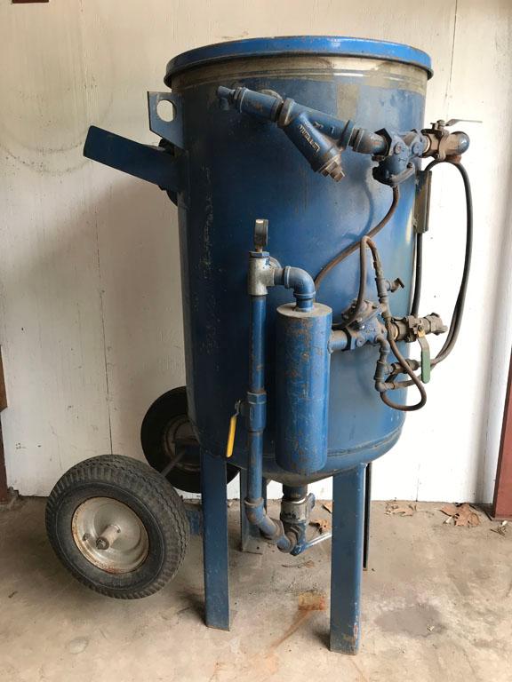 Sandall Model 800A Sandblaster (800 lb pot) with accessories, filter, hoses