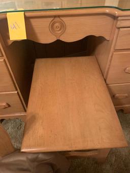 Gaucho dresser with mirror and stool