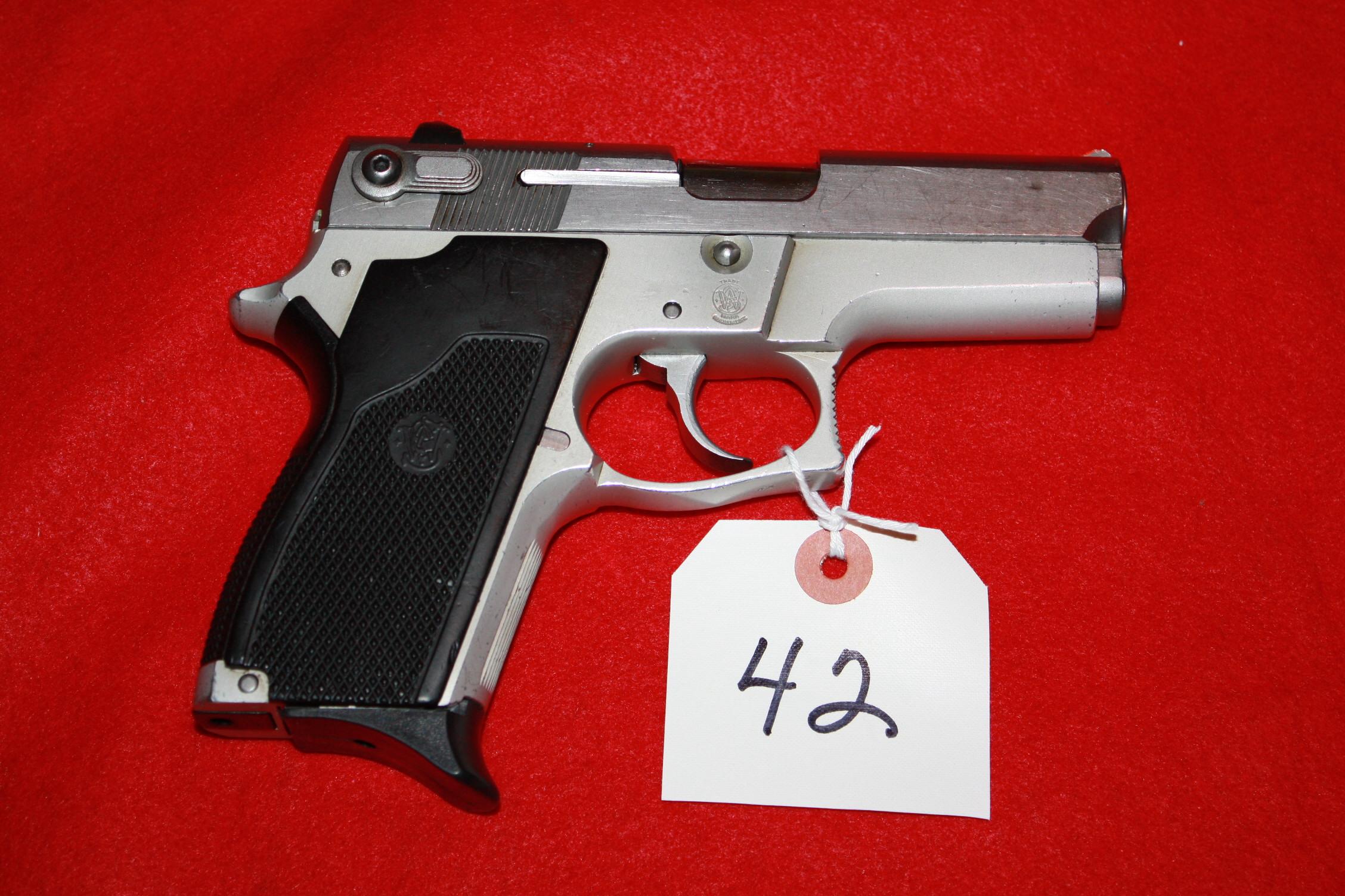 Smith & Wesson 669 9mm Pistol