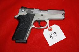 Smith & Wesson 3913 9mm Pistol