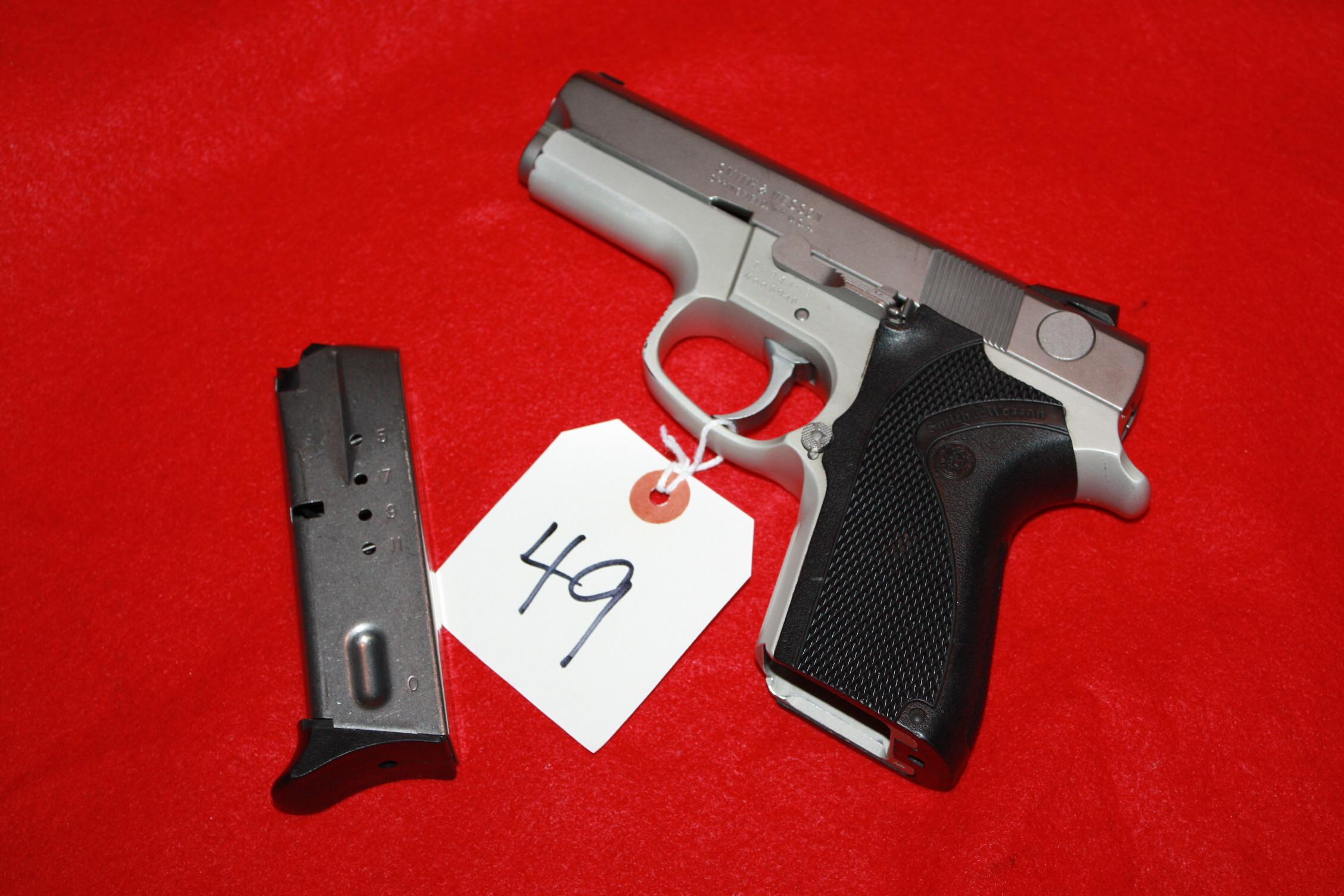 Smith & Wesson 6946 9mm Pistol