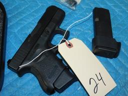 Glock 33 .357/.40 Pistol w/ Case & 2 Magazines & .40 Cal Barrel