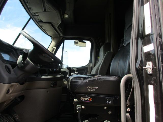 2012 FREIGHTLINER CA12564ST Cascadia Conventional