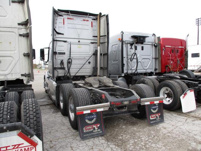 2016 VOLVO VNL64T-670 Conventional