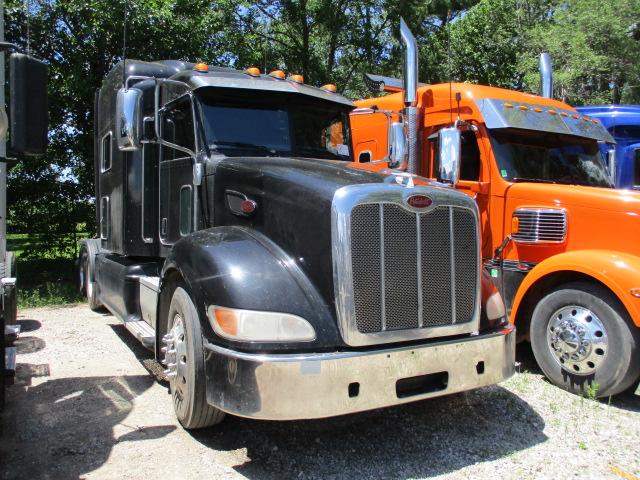 2013 PETERBILT 386 Ultra Cab Conventional