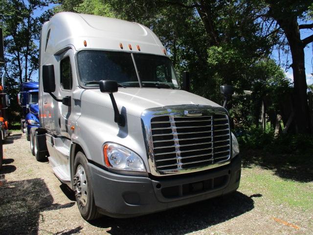 2015 FREIGHTLINER CA12564ST Cascadia Conventional