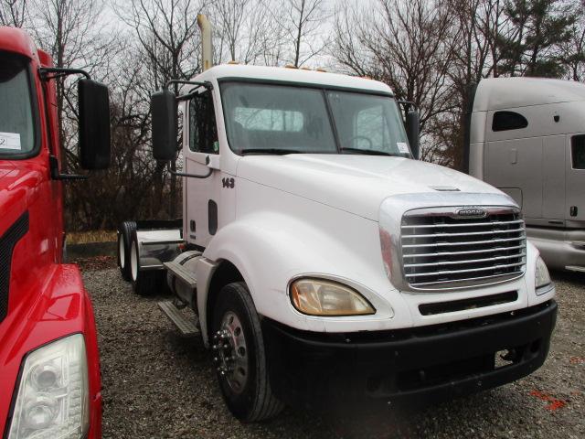 2007 FREIGHTLINER CL12064ST Columbia Conventional