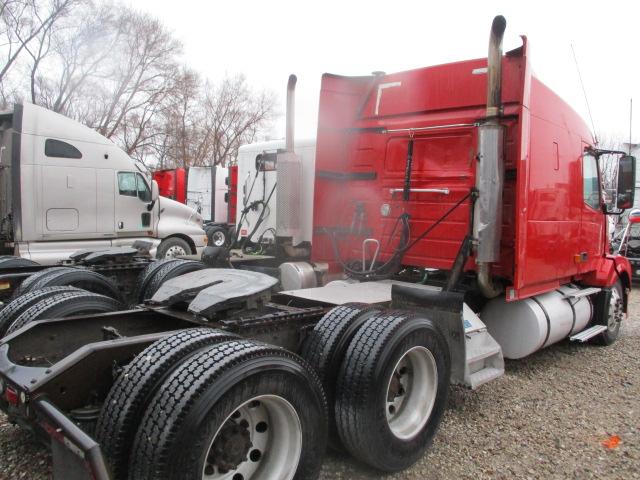 2007 VOLVO VNL64T-630 Conventional