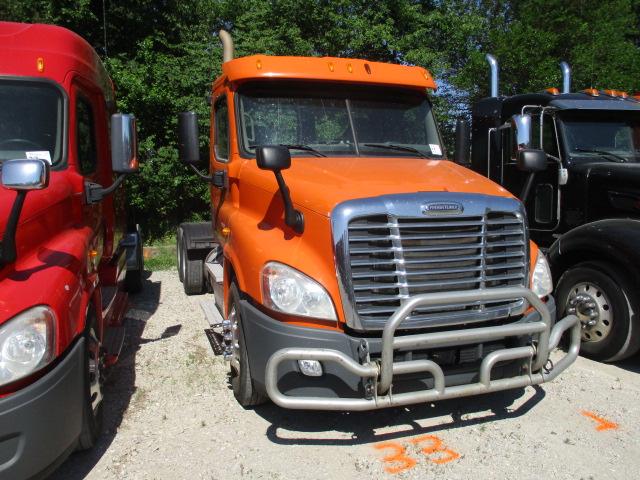 2013 FREIGHTLINER CA12564ST Cascadia Conventional