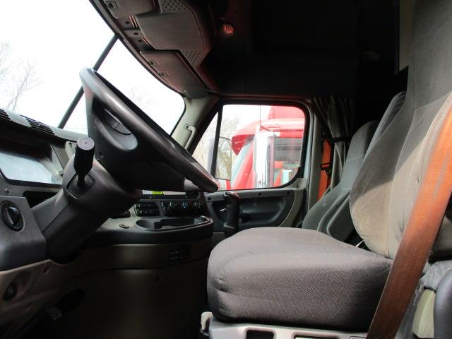 2014 FREIGHTLINER CA12564ST Cascadia Conventional