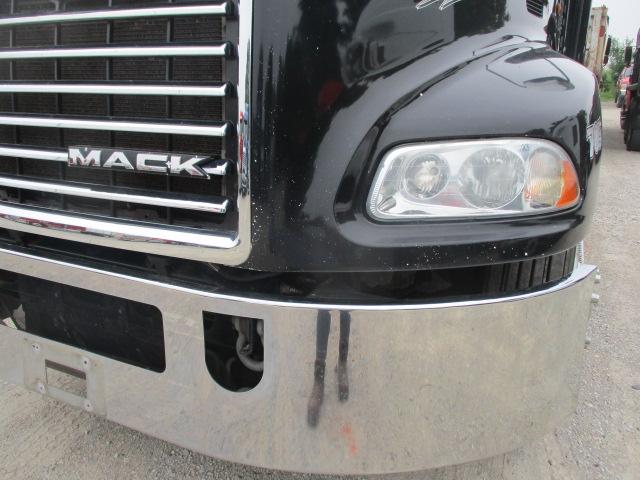 2013 MACK CXU613 Pinnacle Conventional