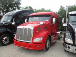 2017 PETERBILT 587 Conventional