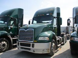 2013 MACK CXU613 Pinnacle Conventional