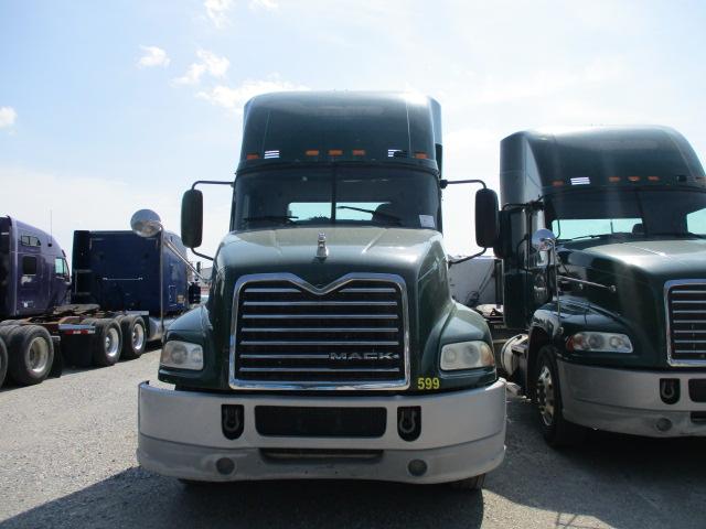 2013 MACK CXU613 Pinnacle Conventional