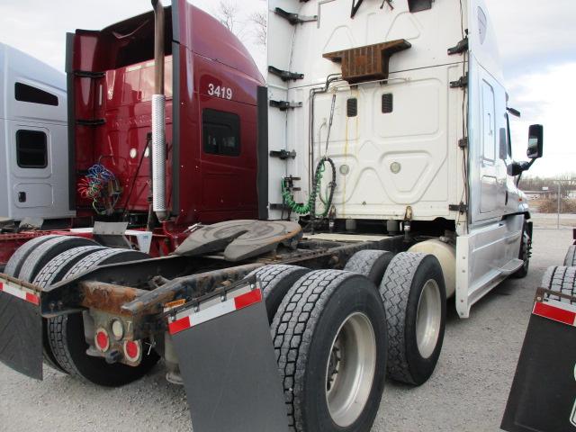 2015 FREIGHTLINER CA12564ST Cascadia Evolution Conventional