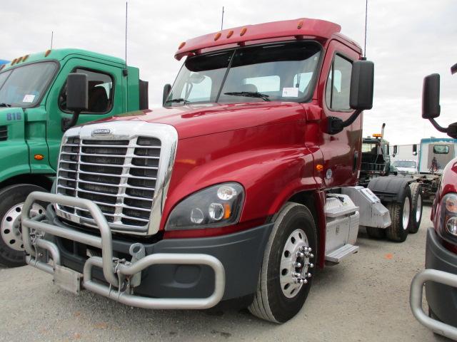 2016 FREIGHTLINER CA12564ST Cascadia Conventional