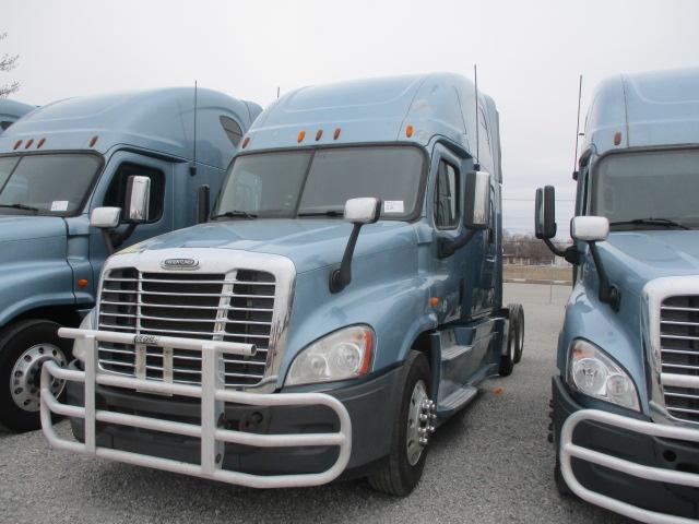 2013 FREIGHTLINER CA12564ST Cascadia Conventional