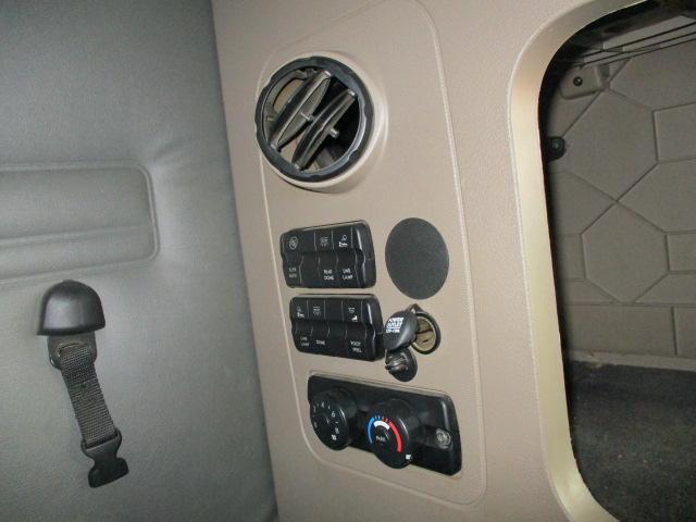 2015 FREIGHTLINER CA12564ST Cascadia Evolution Conventional