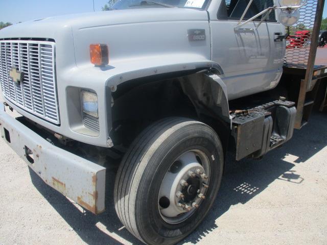 2002 CHEVROLET 8500 Flatbed Truck