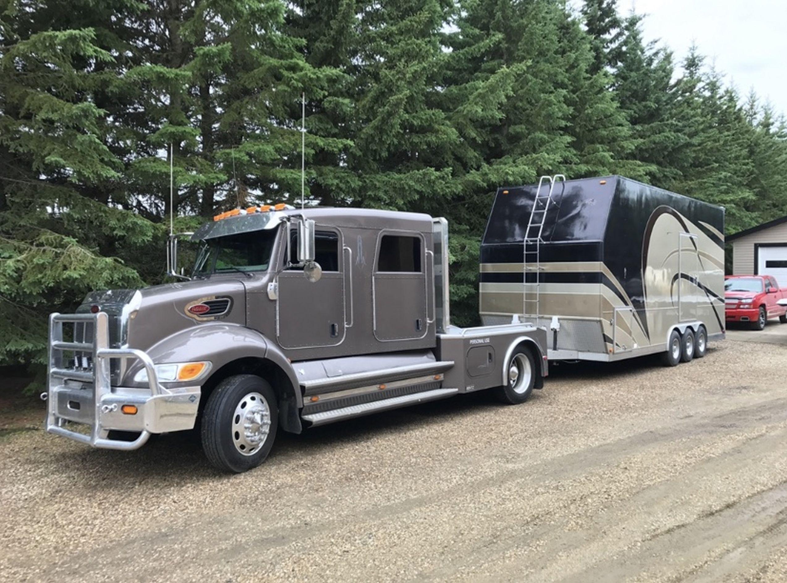 2007 Peterbilt 330 Flat Deck