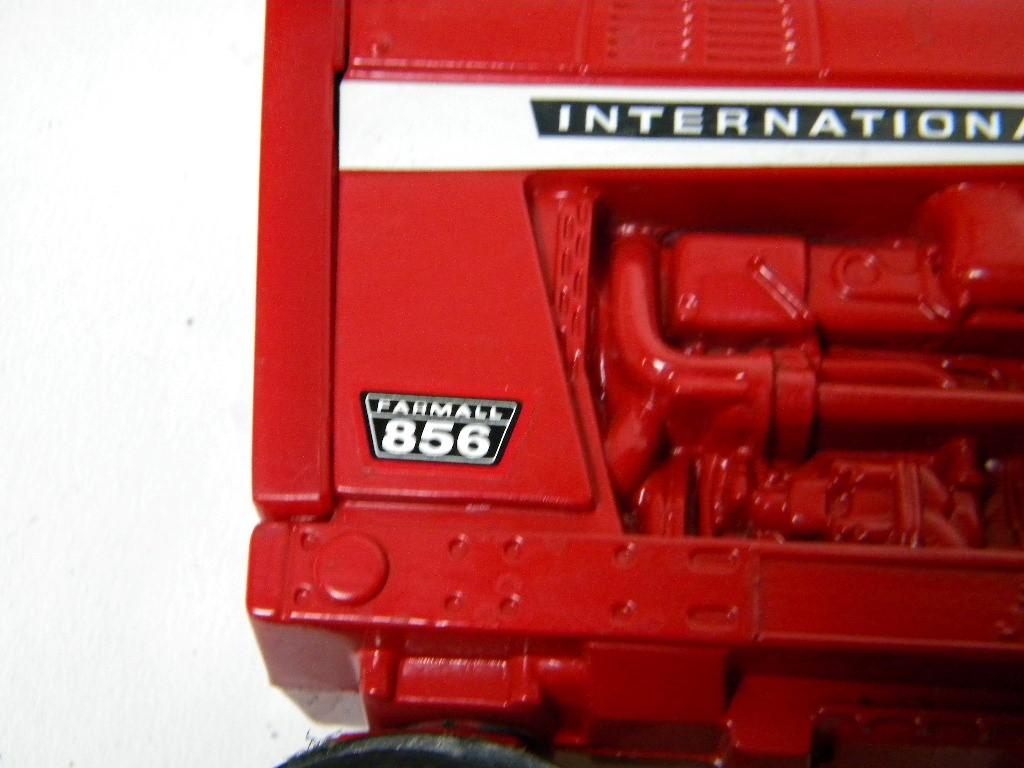 International Harvester Farmall Tractor XFTF-XI 19967 Metal Body