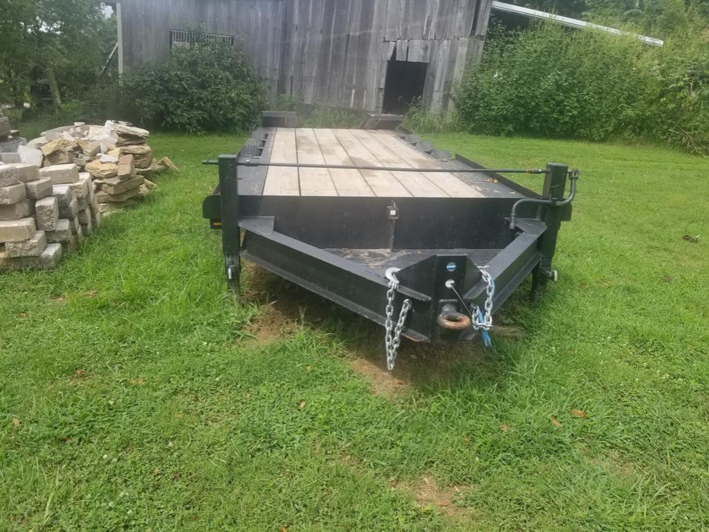 Birmingham 20' Trailer with 2' Dove