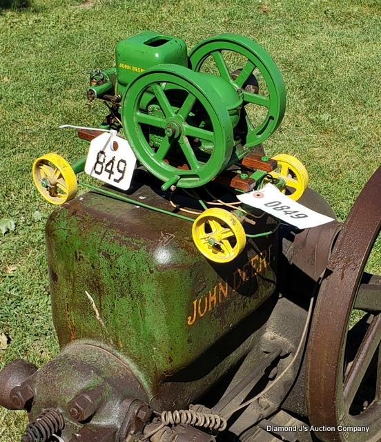 John Deere Type E running scale model