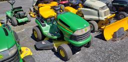 JD LA 115 Riding Mower