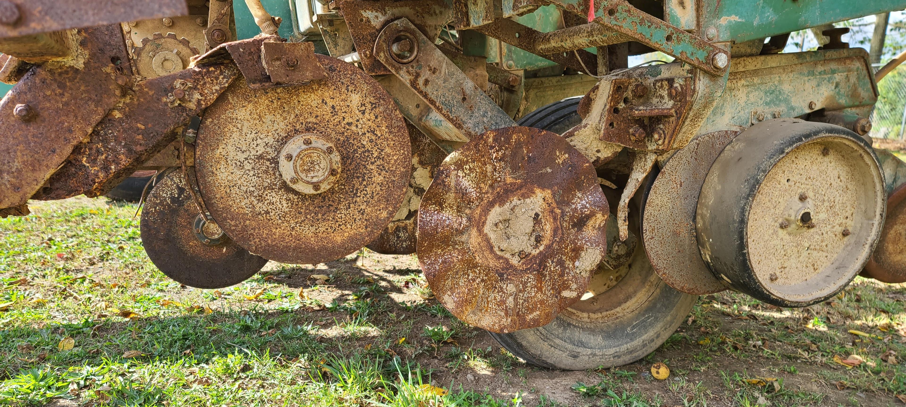 John Deere 7000 4 Row Conservation Planter