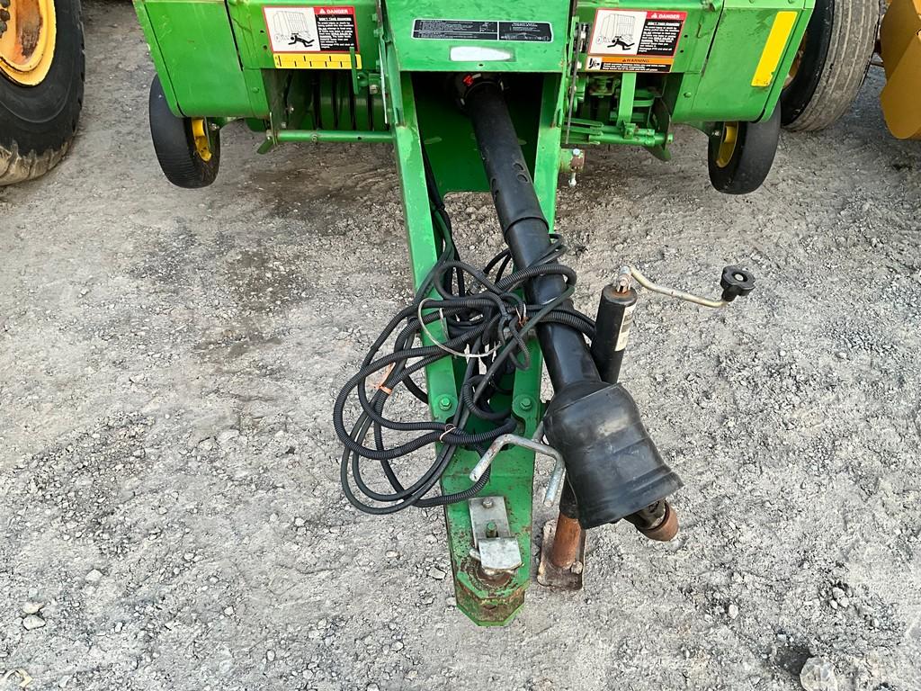 John Deere 448 Round Baler