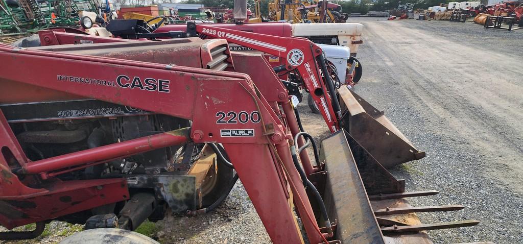 Case International 385 Tractor W/Loader (AS IS)