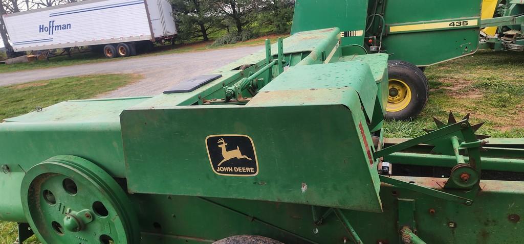 John Deere 328 Square Baler