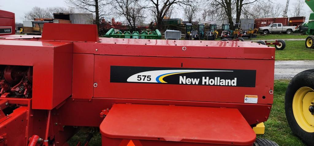 New Holland 575 Square Baler (NICE)