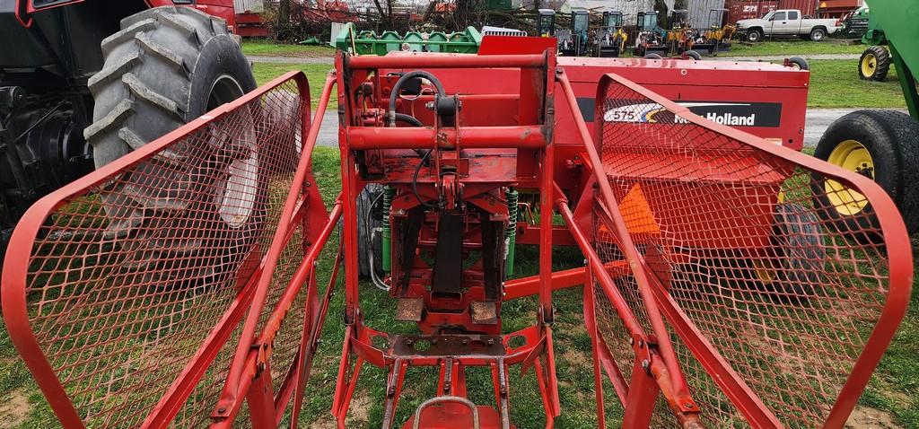 New Holland 575 Square Baler (NICE)