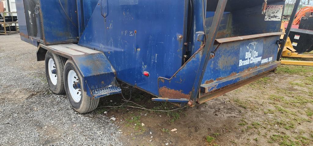 2006 Blu Ox 220 Pull Type Chipper (RUNS AND WORKS)