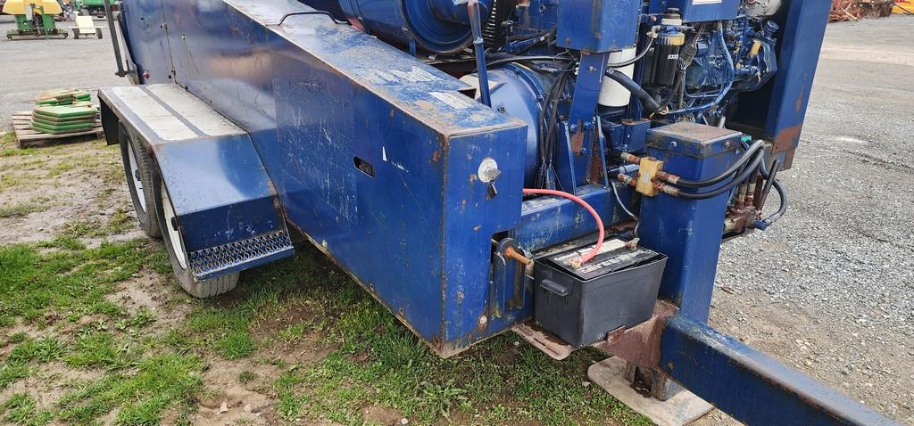 2006 Blu Ox 220 Pull Type Chipper (RUNS AND WORKS)