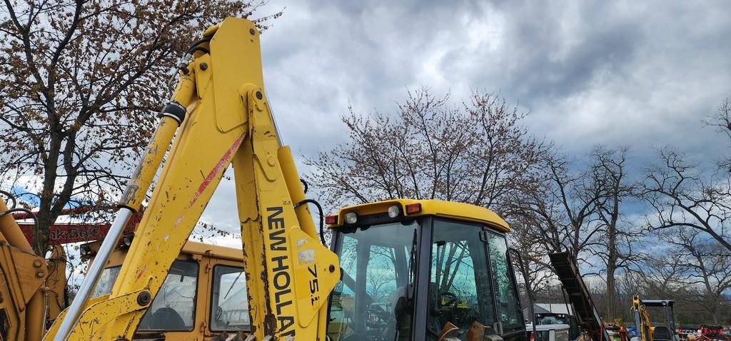 2011 New Holland LB75B Backhoe (RIDE AND DRIVE)