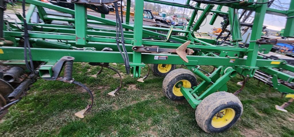 2008 John Deere 2310 Field Cultivator (VERY NICE)