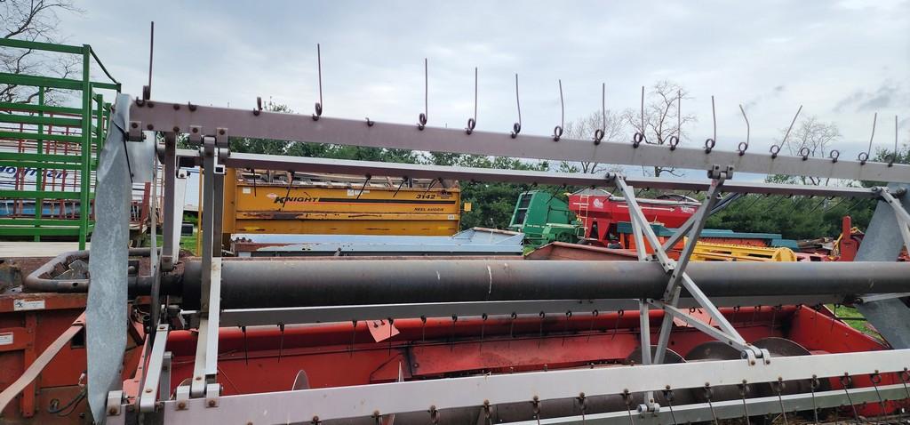 Massey Ferguson Grain Head W/ Header Cart