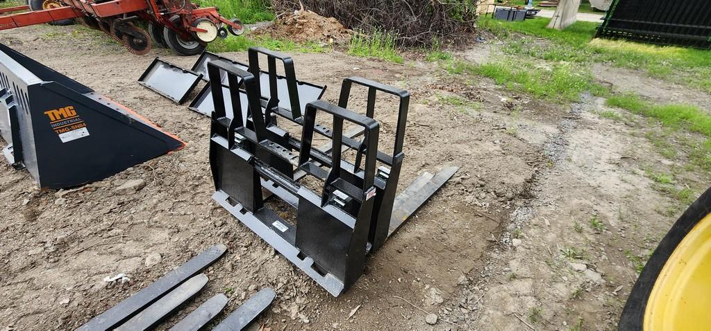 New Kivel 4200 lb.Skidloader Forks