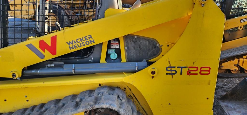 2017 Wacker ST-28 Skidloader (RIDE AND DRIVE)