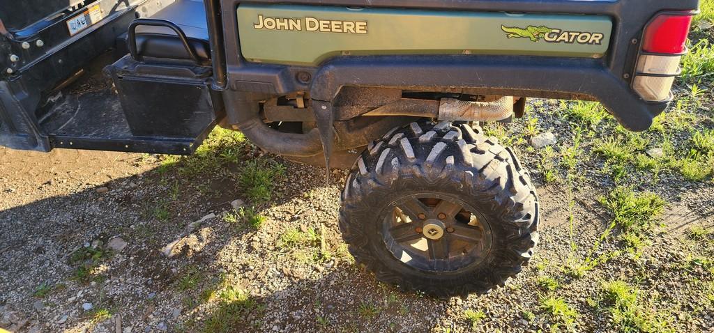 2017 John Deere 825I S4 Gator (RUNS)