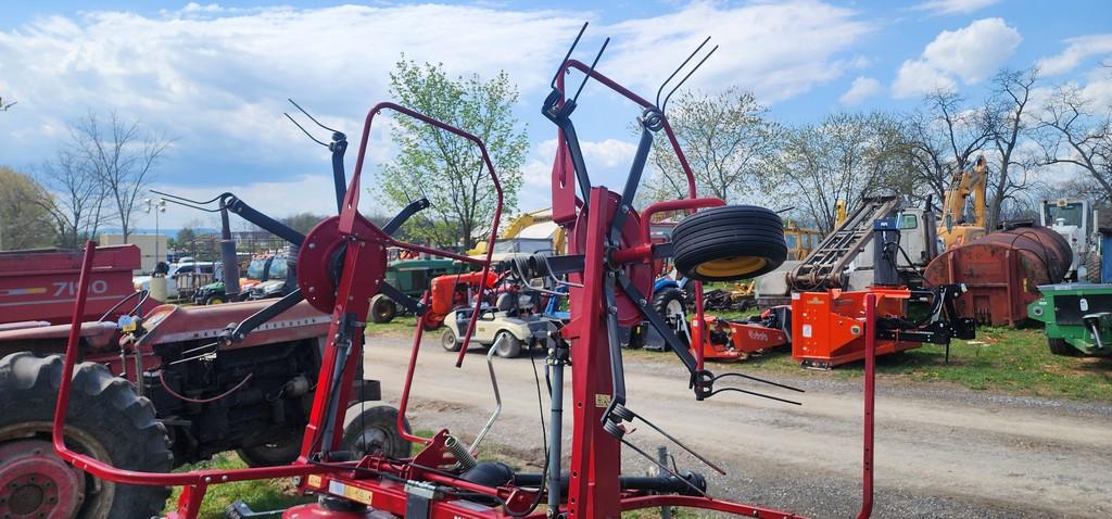 2014 New Holland ProTed 2417 Hydraulic Fold 4 Star Teddar