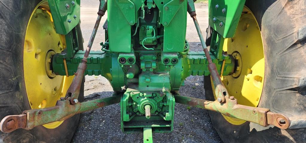 John Deere 4020 Tractor (RUNS)(AS IS)